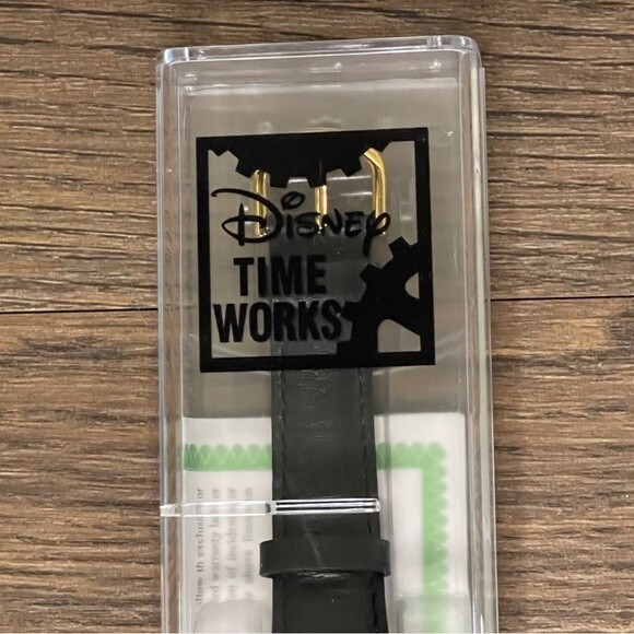 Walt Disney Pirates of the Caribbean Special Edition Sold Out Collectors Watch - Picture 6 of 15